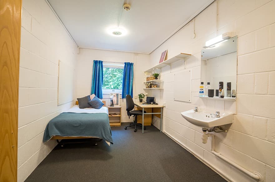 Meridian Court – meridian court extra large bedroom1